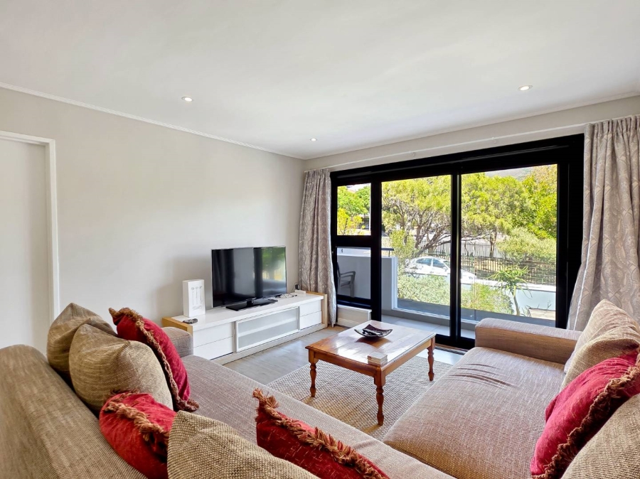 2 Bedroom Property for Sale in Vredehoek Western Cape